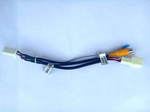 悦翔V7专用转接线